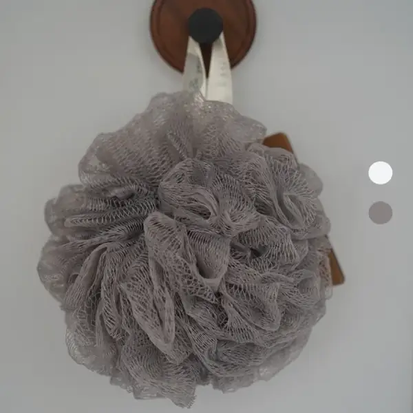 Basic Shower Ball - White & Gray